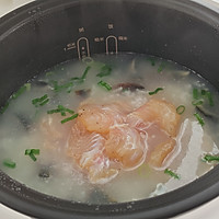 咸鲜味美的皮蛋鱼片粥︱简单易做超好喝！的做法图解6
