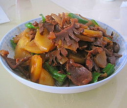 超下饭青椒土豆炒鸭胗的做法