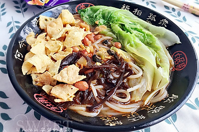 酸辣螺蛳粉
