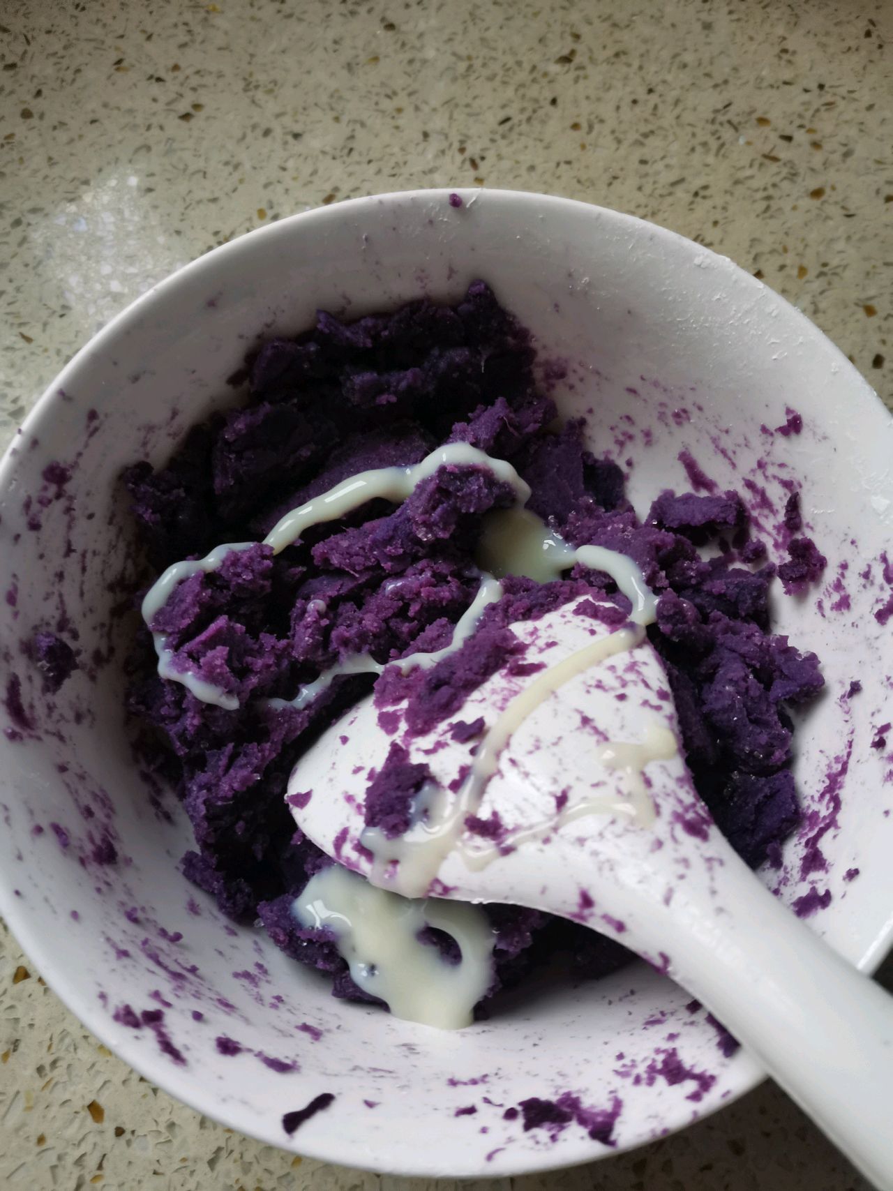 紫薯饼怎么做_紫薯饼的做法_薄荷糖的味道818_豆果美食