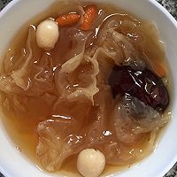 银耳莲子红枣汤的做法图解5