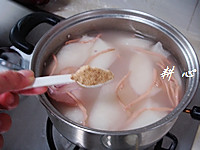 白萝卜鱿鱼干汤的做法图解7