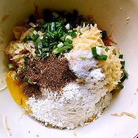土豆丝饼的做法图解2
