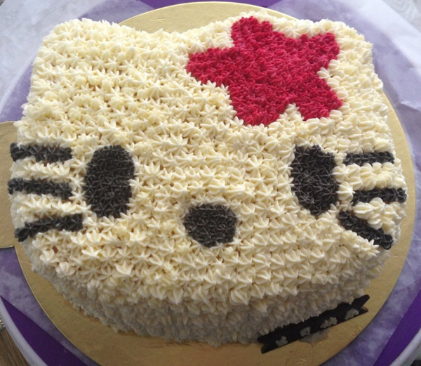 奶油霜hello Kitty生日蛋糕