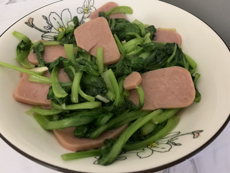 火腿鸡毛菜的做法