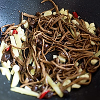 干锅茶树菇（肉多多版）的做法图解6