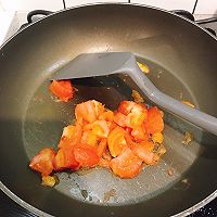 简易快手版番茄酸菜鱼的做法图解4