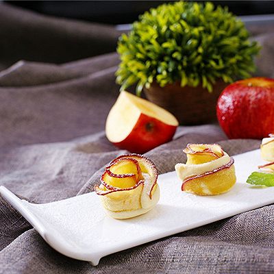 新鲜玫瑰花苹果派