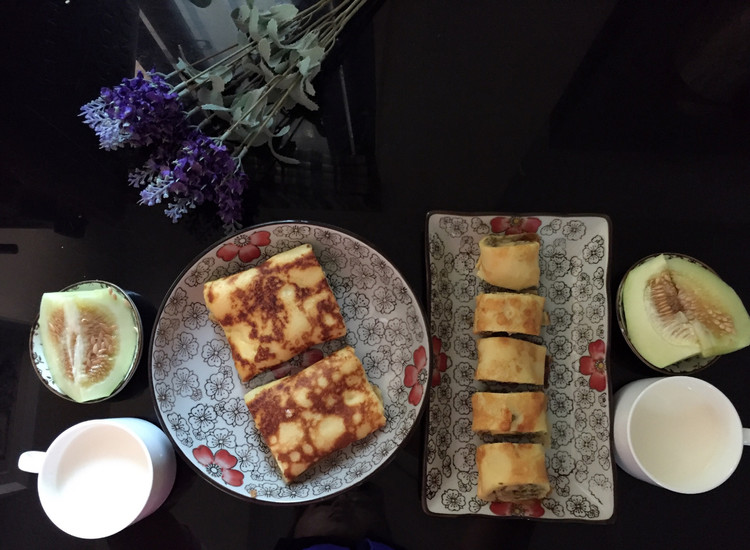 早餐记-绿豆蛋卷+香瓜+牛奶的做法