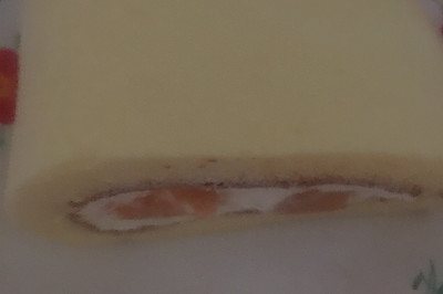 黄桃奶油蛋糕卷