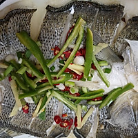 清蒸鲈鱼，超级简单的华丽大餐的做法图解10