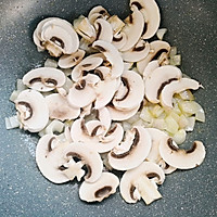 奶油蘑菇浓汤#换着花样吃早餐#的做法图解7
