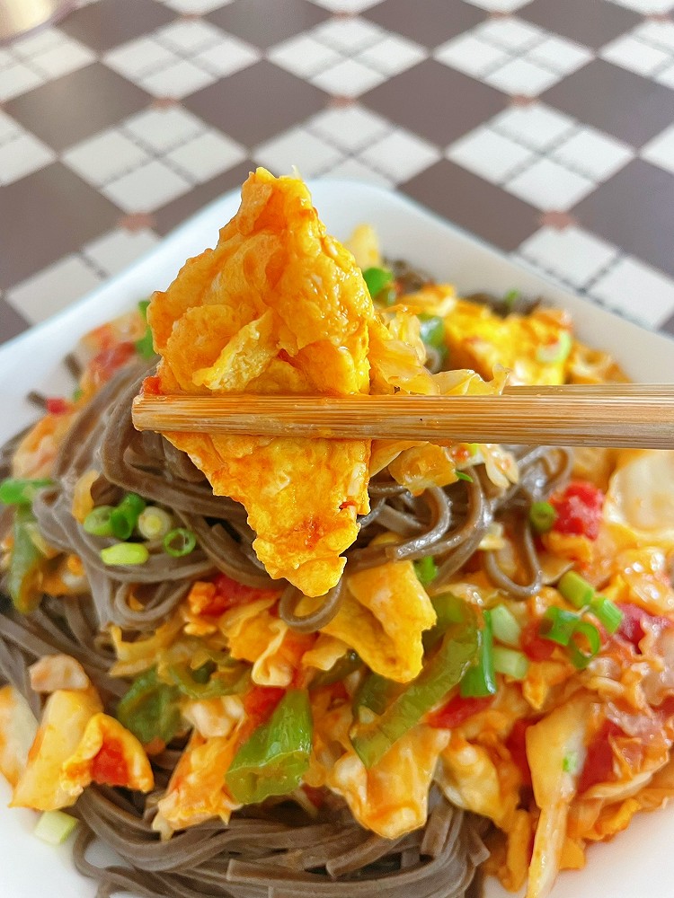 包菜鸡蛋面，美味又低卡！的做法