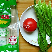 简单快手营养保健～番茄炝锅粗粮荞麦面的做法图解1