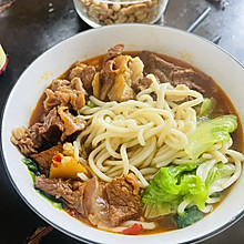 家庭版红烧牛肉面