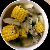 排骨玉米山药汤的做法图解1