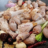 酱焖菇蛋香辣鸭的做法图解6