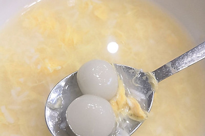 甜酒鸡蛋汤圆