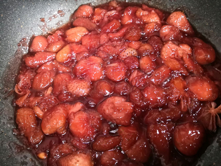 草莓酒的副产品草莓酱的做法