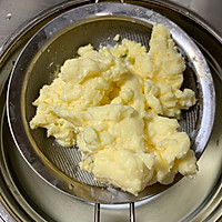 自制黄油（消耗淡奶油）的做法图解6