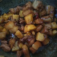 土豆红烧肉的做法图解10
