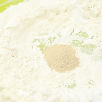 把基础豆沙包做成可爱小花花的做法图解1