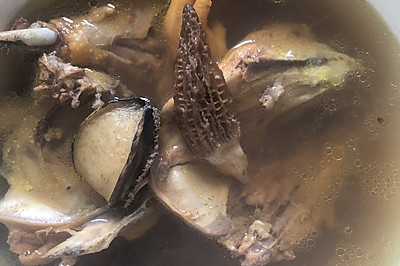 羊肚菌鲍鱼土鸡汤