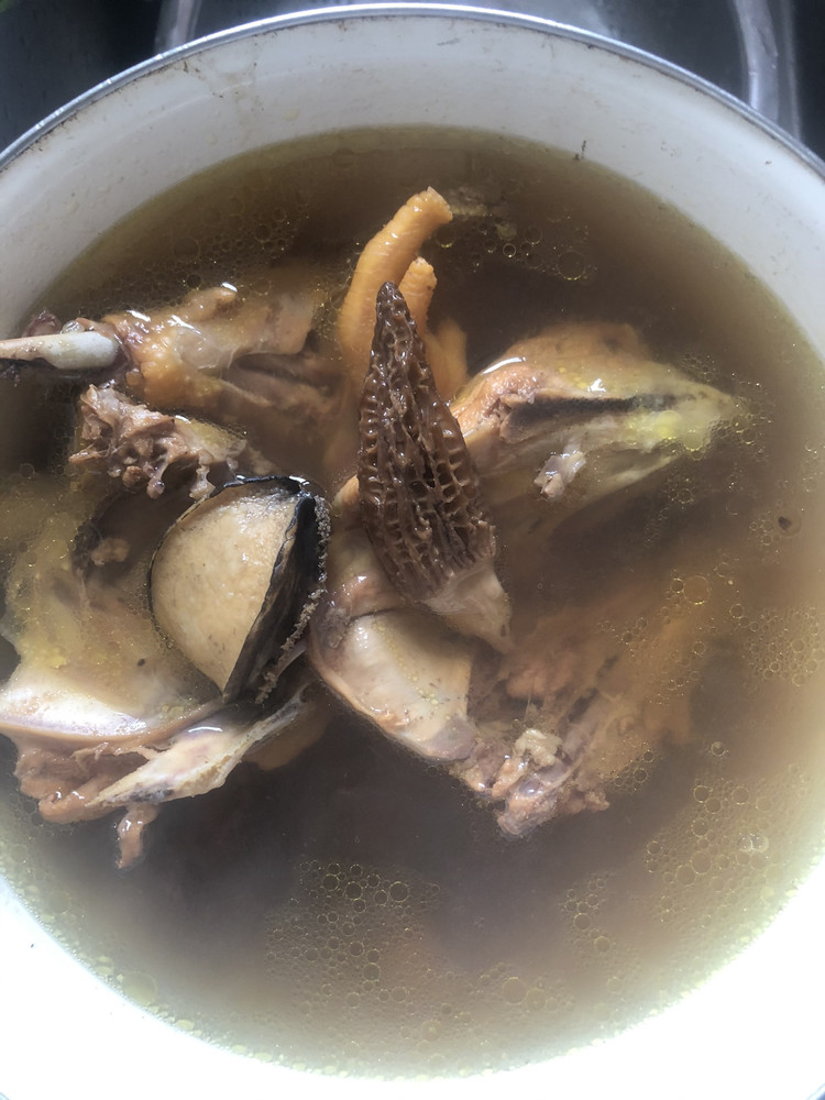 羊肚菌鲍鱼土鸡汤的做法