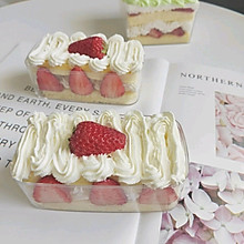 有颜有料的草莓蛋糕盒子
