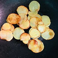 超级简单的香煎土豆片，可下饭可零食的做法图解6
