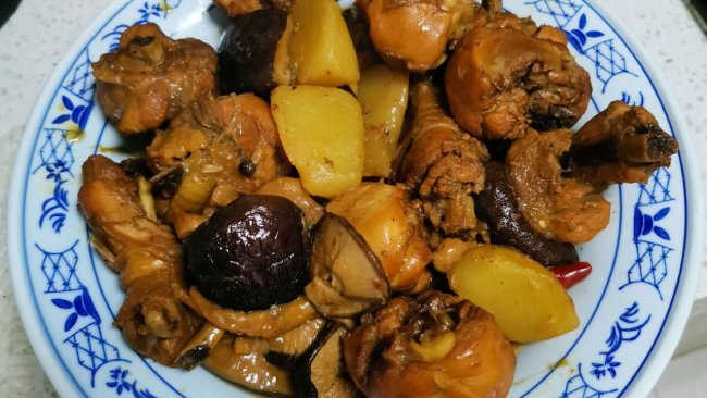 简单又美味的香菇炖鸡腿的做法