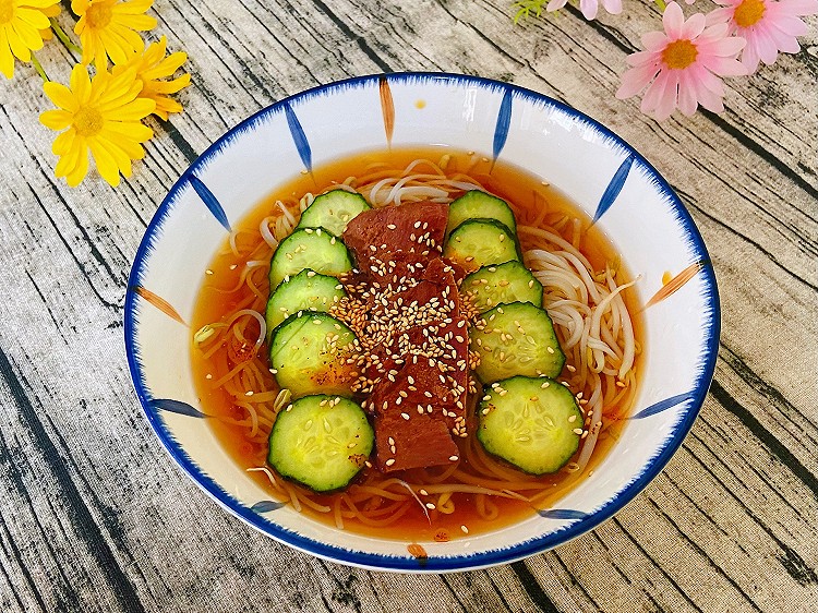 自制朝鲜冷面，夏季解暑降温神器的做法