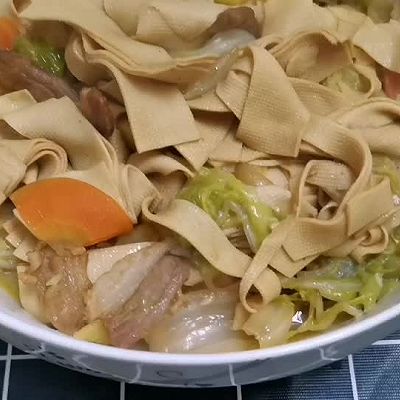 白菜干豆腐炖土豆