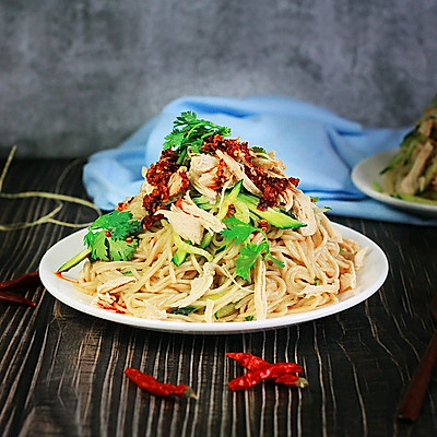 麻辣鸡丝凉面