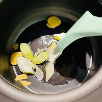 营养汤❤️菌菇红枣鸡汤的做法图解7