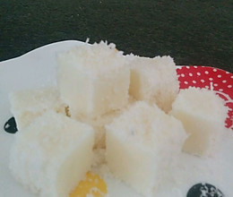消耗淡奶油 淡奶油鲜奶椰丝小方 自制冰激凌零食的做法