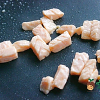 宝宝辅食：三文鱼滑蛋的做法图解3