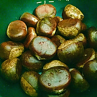 简单又好吃，零厨艺也能搞定的秋冬限定美味：电饭锅糖煮栗子的做法图解5