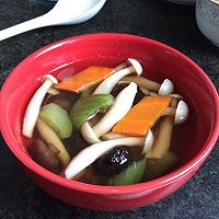 丝瓜菌菇汤#鲜有赞，爱有伴#的做法图解9