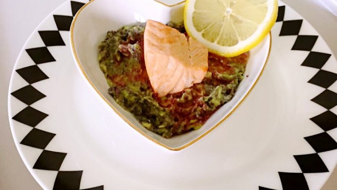 salmon with avocado dip