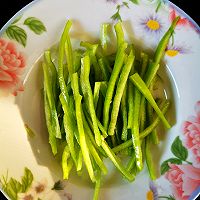 凉拌青椒土豆丝的做法图解2