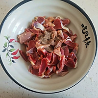 #吃出健康，解决假胖#芹菜炒鸡胗的做法图解4