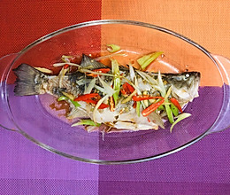清蒸鲈鱼（鲳鱼、鳊鱼、东星斑、桂鱼也适用）的做法