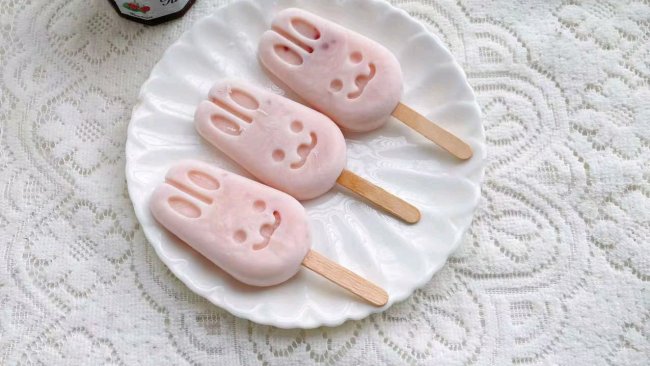 #蓓妮妈妈美味#树莓酸奶冰的做法