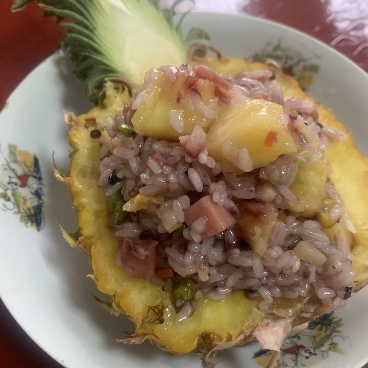 菠萝饭（菠萝+糯米饭）的做法