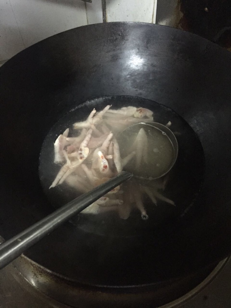 姜辣鸡爪。的做法图解1
