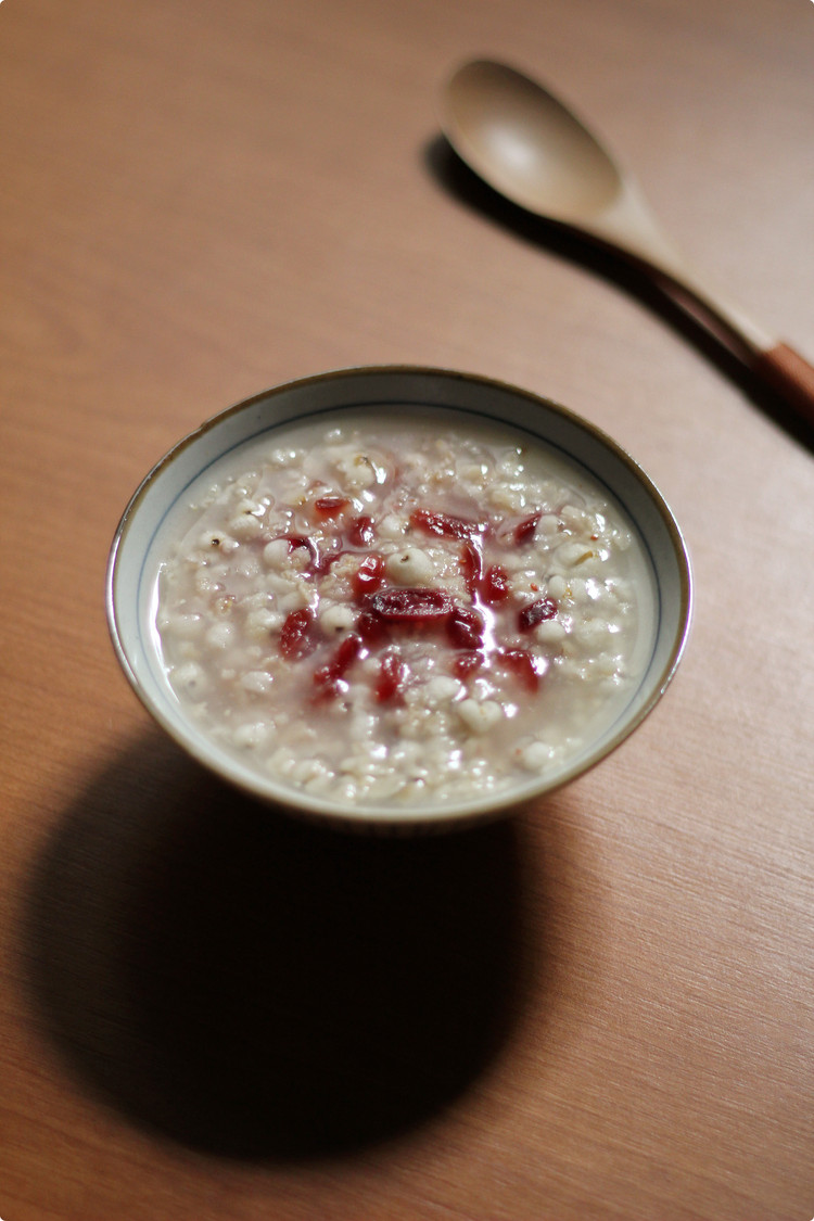 蔓越莓燕麦薏米粥的做法