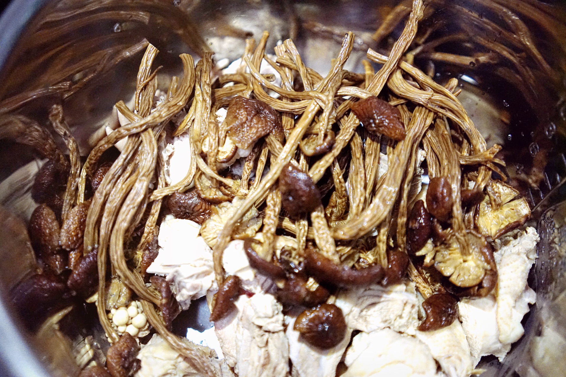 茶树菇炖鸡怎么做_茶树菇炖鸡的做法_豆果美食