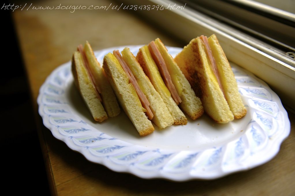 Ham and cheese sandwich