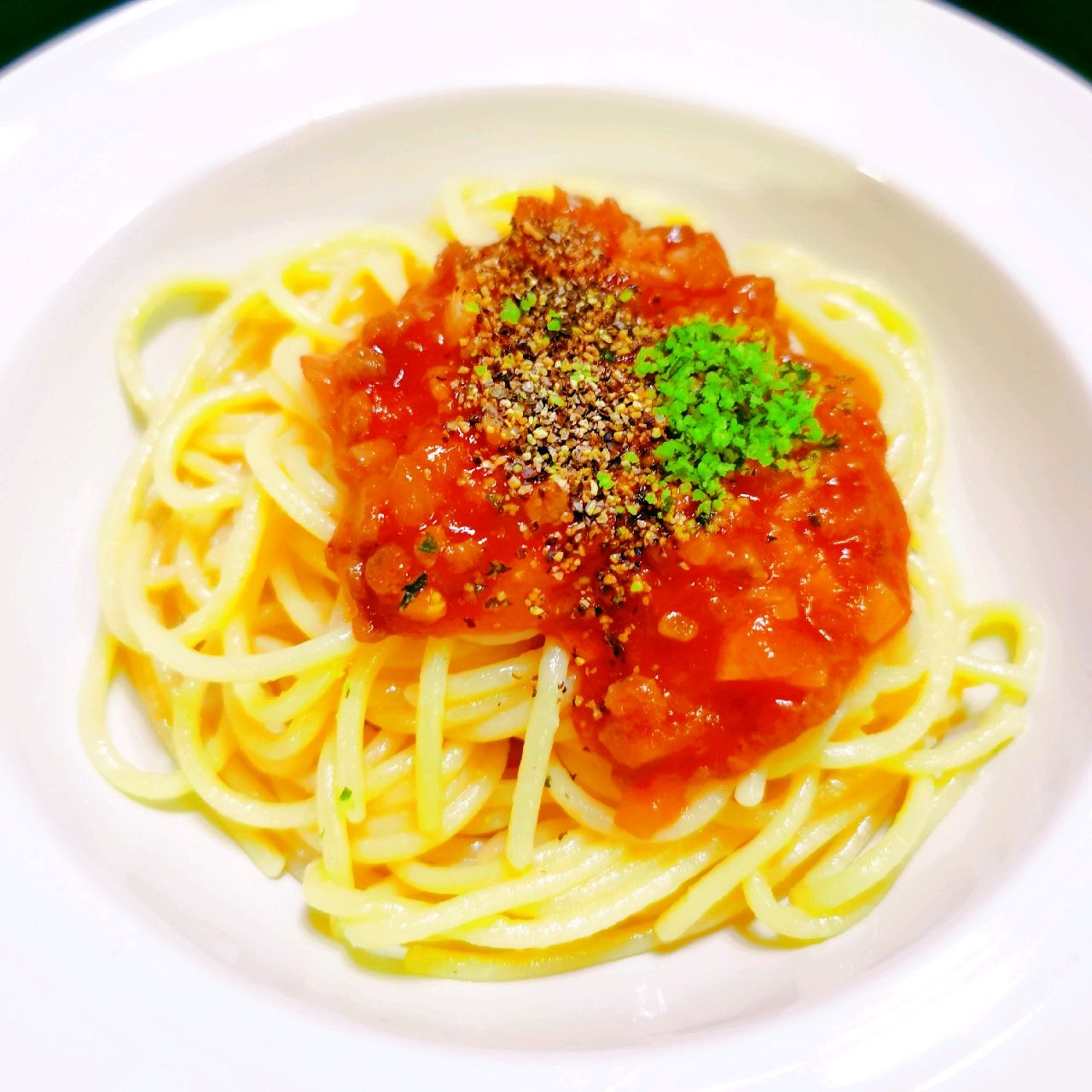 Spaghetti with tomato sauce